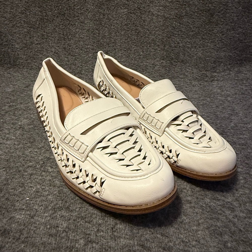 Time and Tru Elegant White Cutout Loafers for Women Size 9‎ Slip On Shoes Office